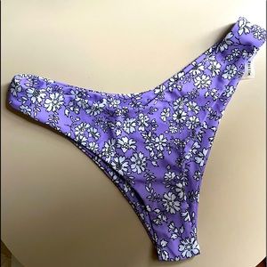 NWOT SHEIN FLoral Bikini Botoms.